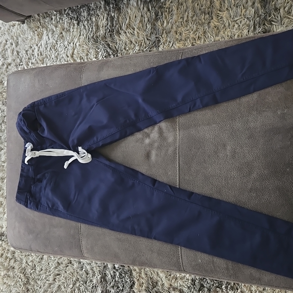 Mao size medium skinny pants